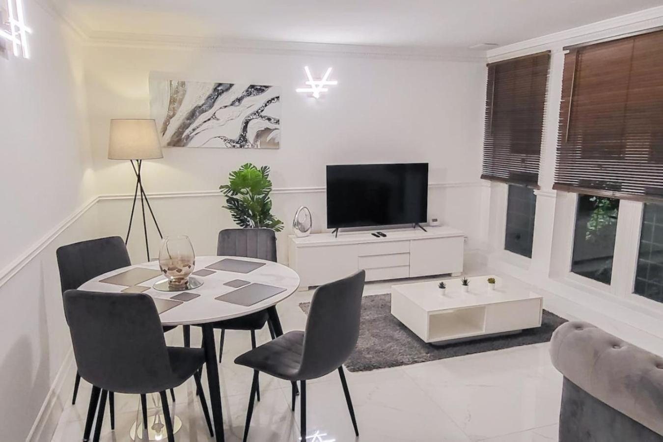 Stunning 2 Bedroom In Canary Wharf *