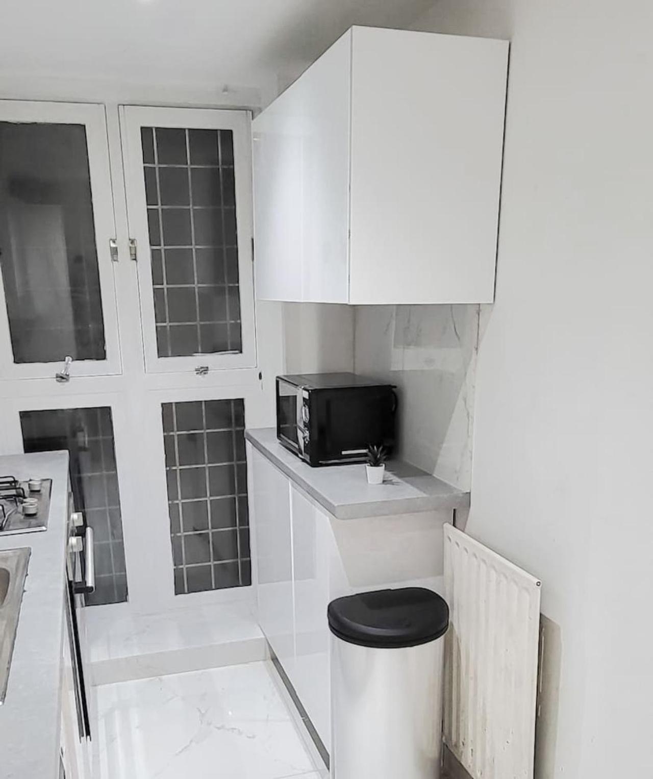 Stunning 2 Bedroom In Canary Wharf Hébergement de vacances *