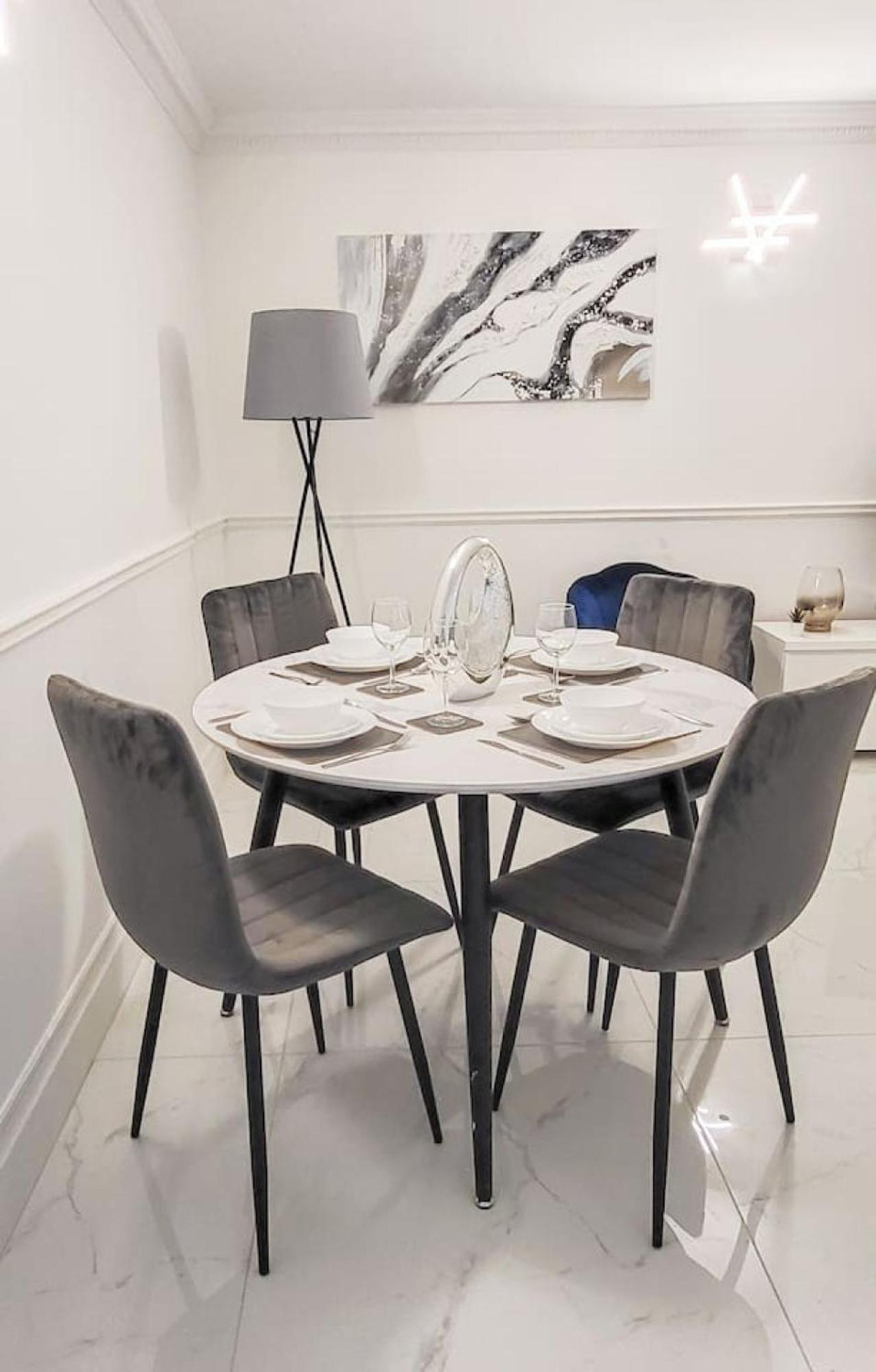 Hébergement de vacances Stunning 2 Bedroom In Canary Wharf Londres